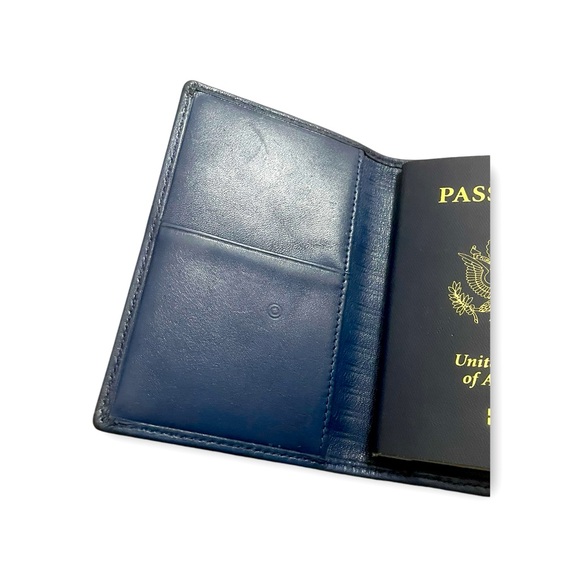 Vintage Coach Light Blue Leather Passport Holder - Picture 5 of 5